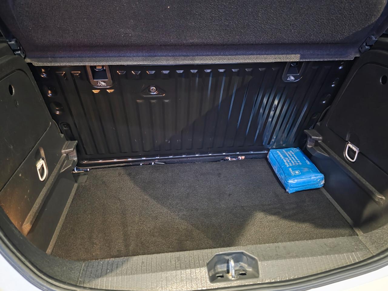 Opel Corsa 1.2 Coupé b-Color