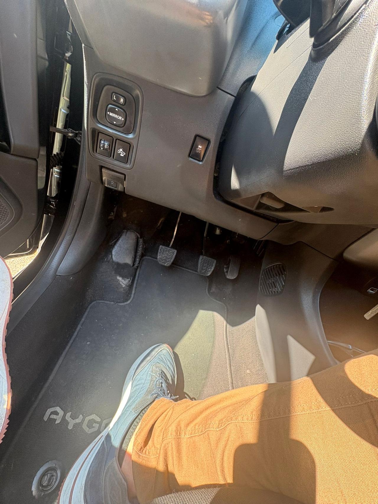 Toyota Aygo Connect 1.0 VVT-i 72 CV 5 porte x-clusiv