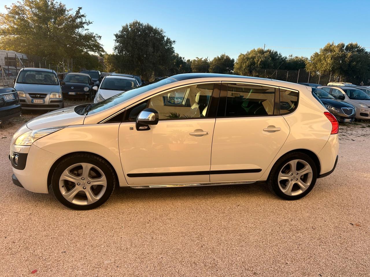 Peugeot 3008 HYbrid4/DIESEL 2012 Stupenda