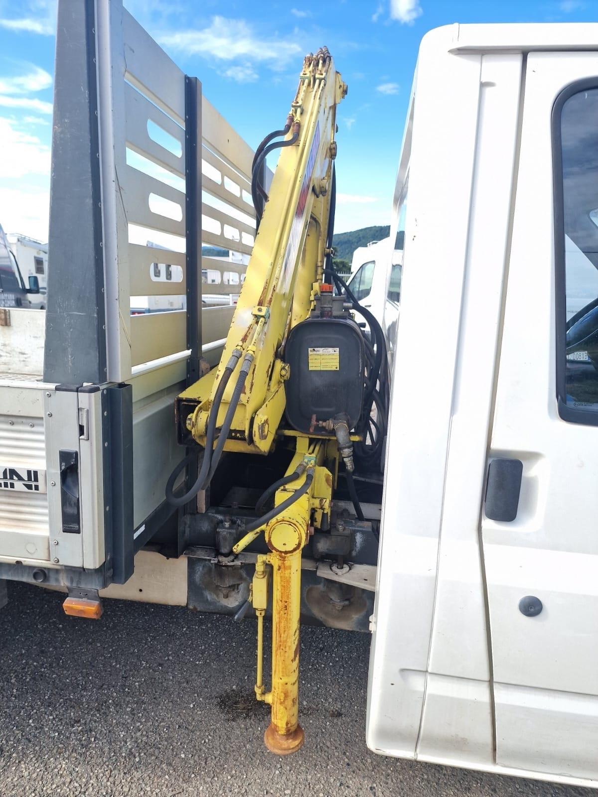 Autocarro Ford con gru del 2001 in saldo 154