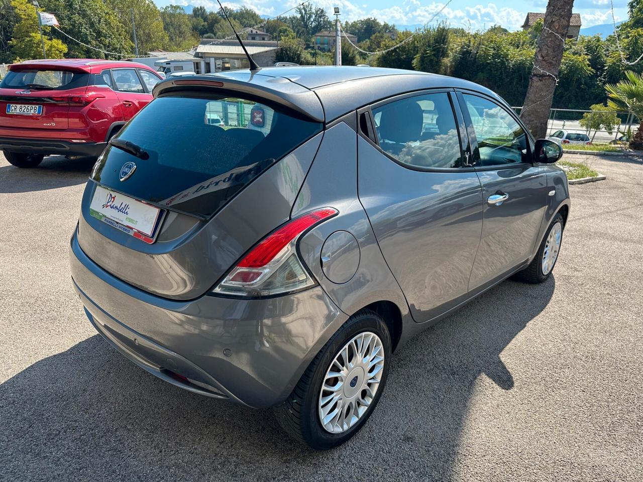 Lancia Ypsilon 1.3 MJT 16V 95 CV 5 porte S&S Platinum NEOPATENTATI