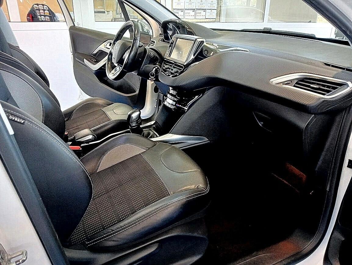 Peugeot 2008 1.2 82cv ALLURE TETTO PANORAMICO UNIPROPR