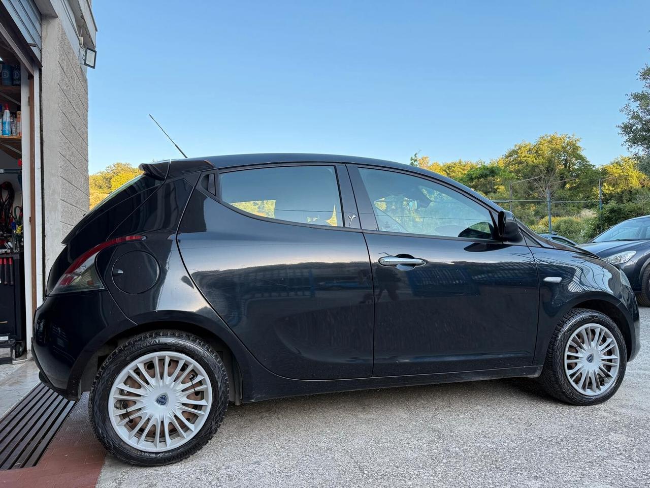 Lancia Ypsilon 1.2 69 CV 5 porte GPL Ecochic Gold