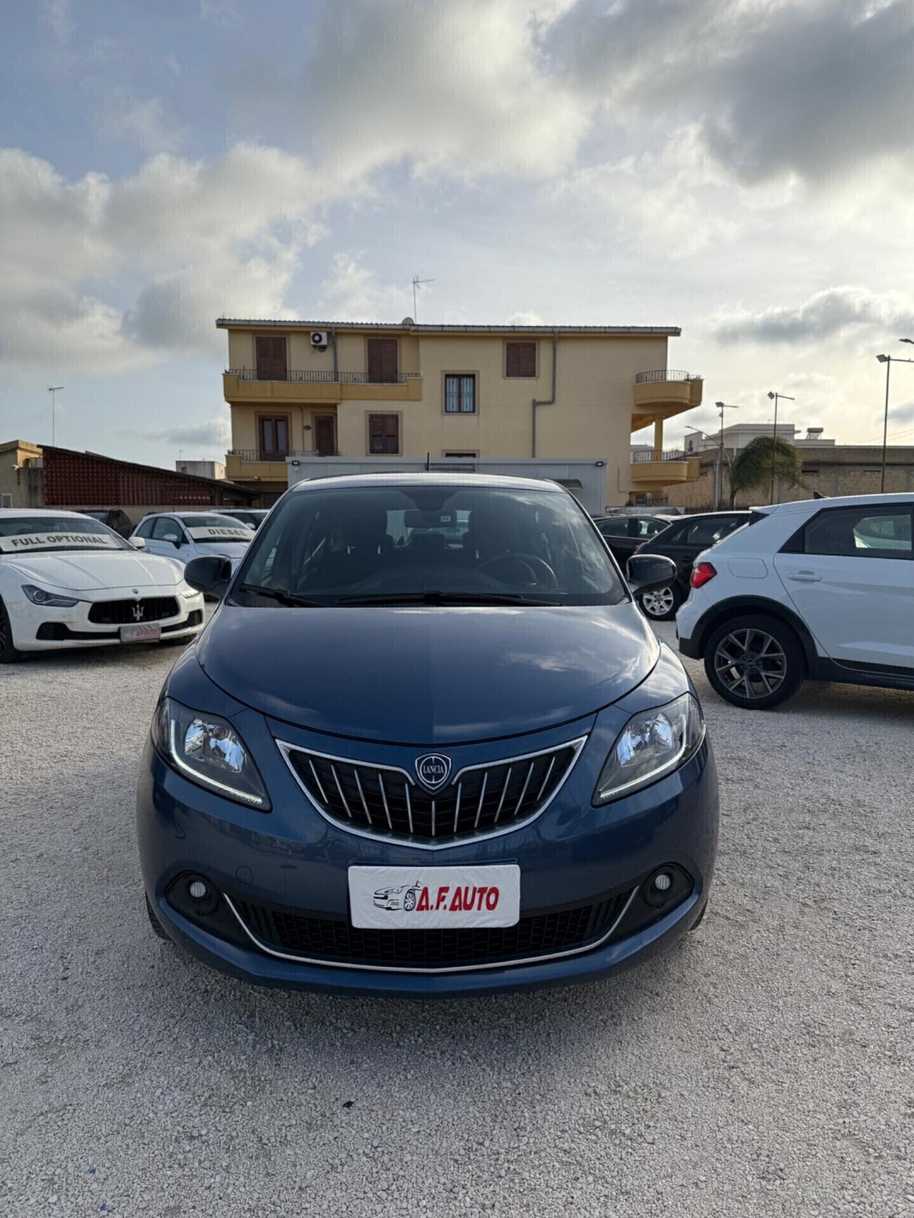 Lancia Ypsilon 1.0 FireFly 5 porte S&S Hybryd Gold