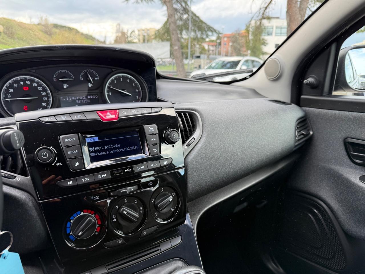 Lancia Ypsilon 1.0 FireFly 5 porte S&S Hybrid Ecochic Silver