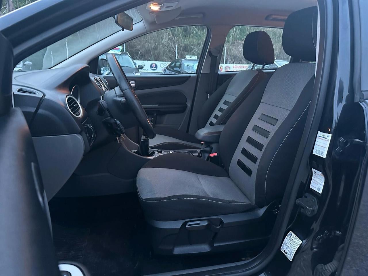 Ford Focus 1.6 (115CV) 5p. Bz.- GPL Titanium