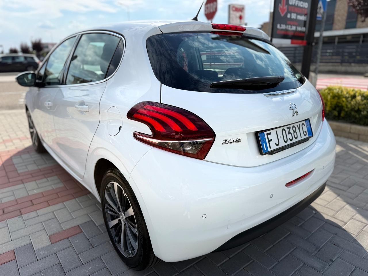 Peugeot 208 BlueHDi 75 5 porte Allure NEOPATENTATI