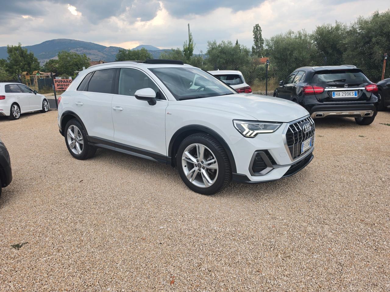Audi Q3 2.0 TDI 150 CV S tronic line Edition