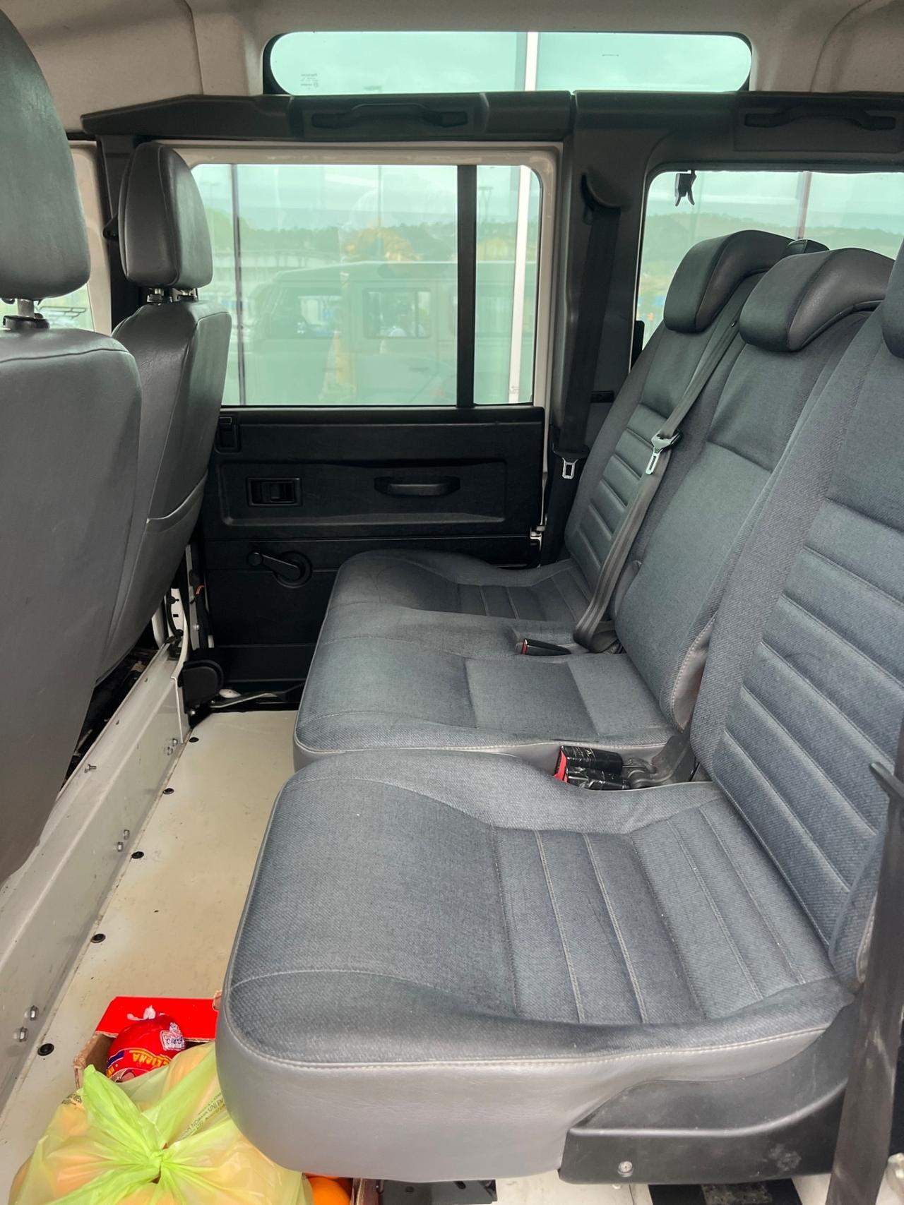 Land Rover Defender 110 2.4 TD4 Hard Top SE