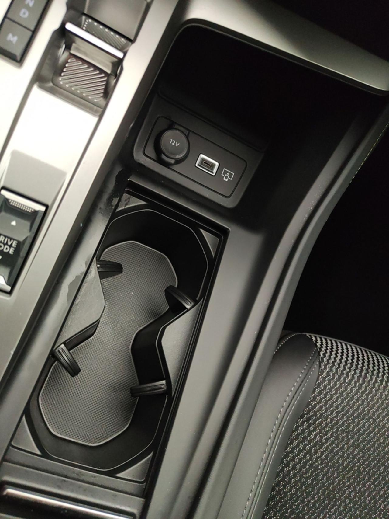 PEUGEOT 308 III 2021 SW 1.2 HYBRID 145CV GT E-DCS6