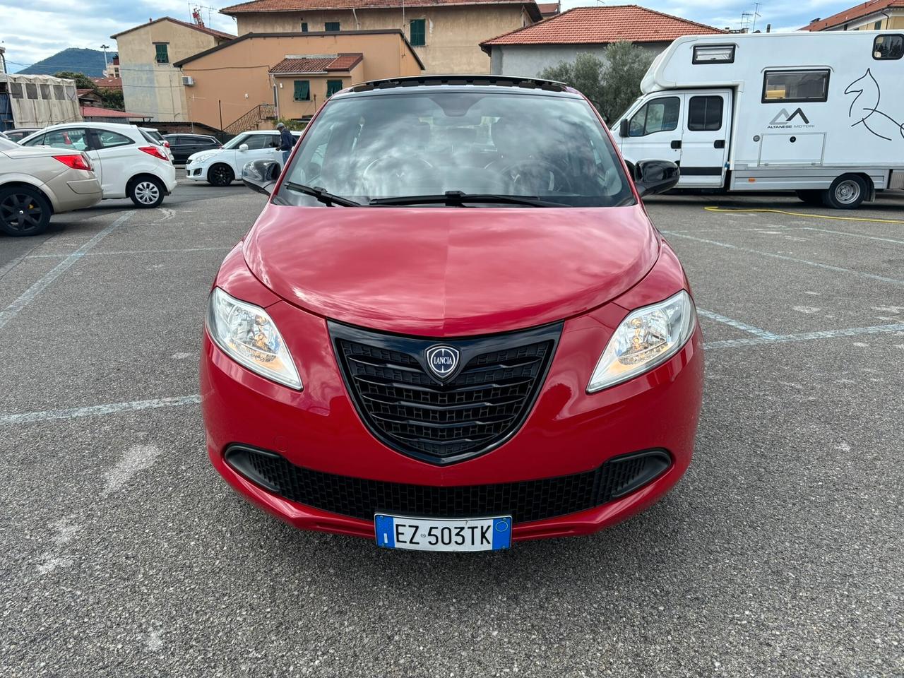 Lancia Ypsilon 1.2 69 CV 5 porte TETTO APRIBILE OK NEOPATENTATI