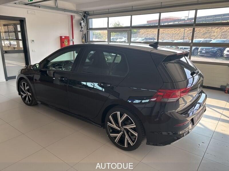 Volkswagen Golf 8 2.0 TDI R-LINE 150CV DSG
