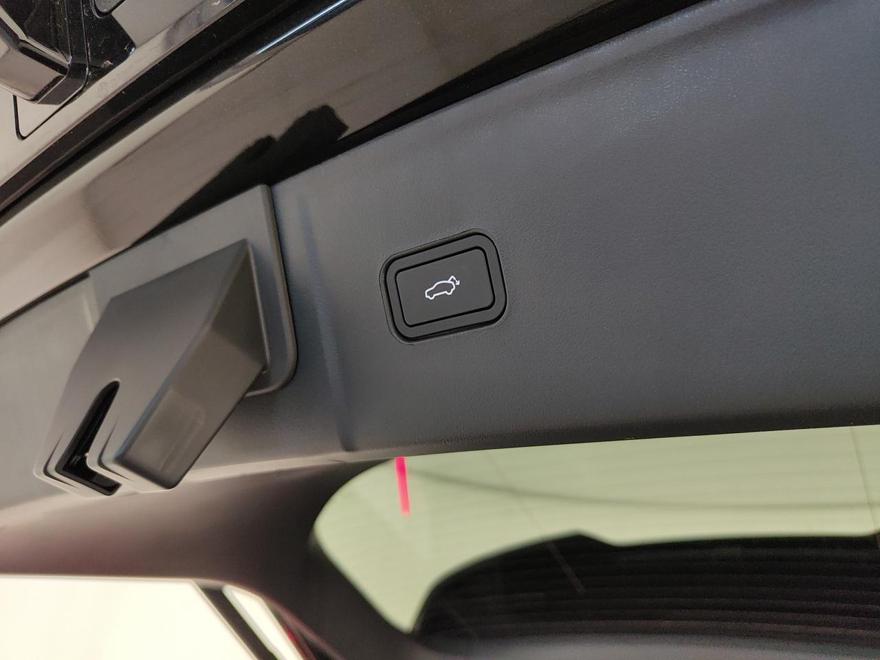 LYNK&CO 08 MORE