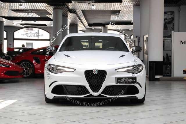 Alfa Romeo Giulia QUADRIFOGLIO|SPECIAL PAINT|HARMAN/KARDON|19''|