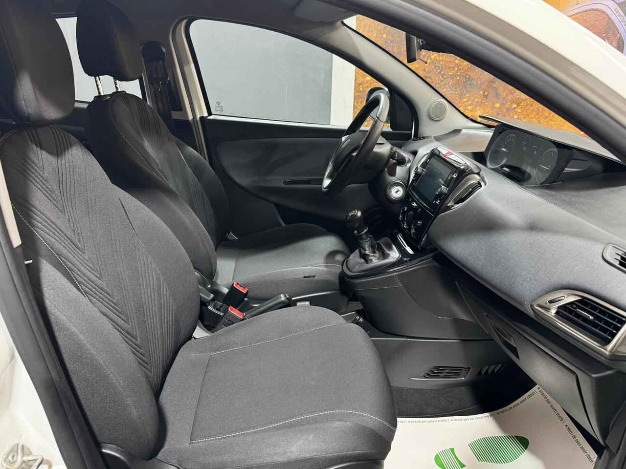 Lancia Ypsilon 1.0 FireFly 5 porte S&S Hybrid Gold