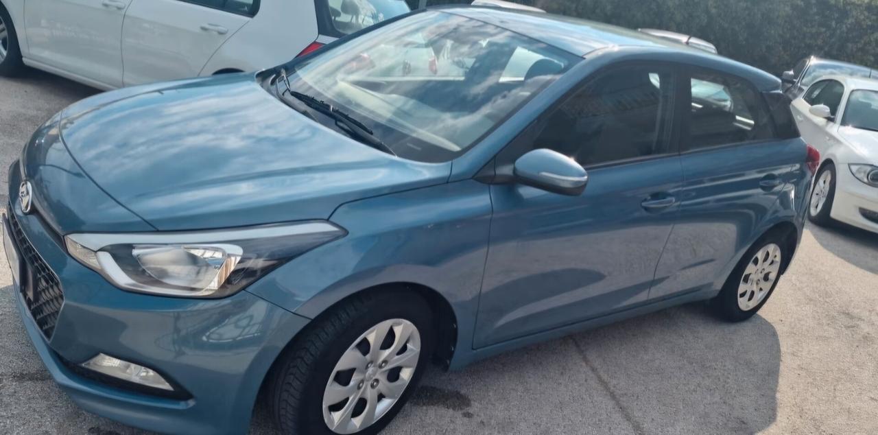 Hyundai i20 1.3 benzina neopatentati