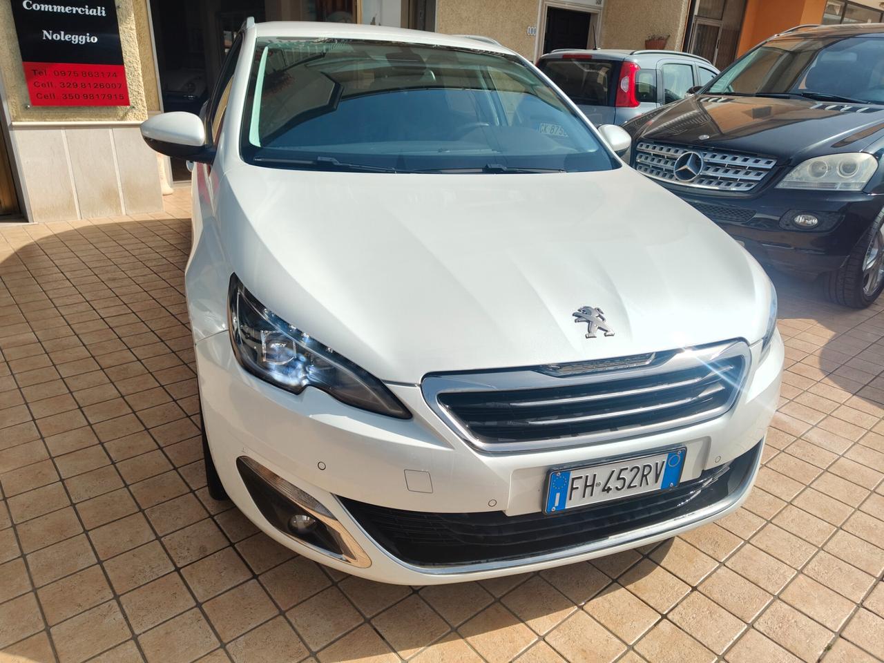 Peugeot 308 BlueHDi 120 S&S EAT6 SW Allure