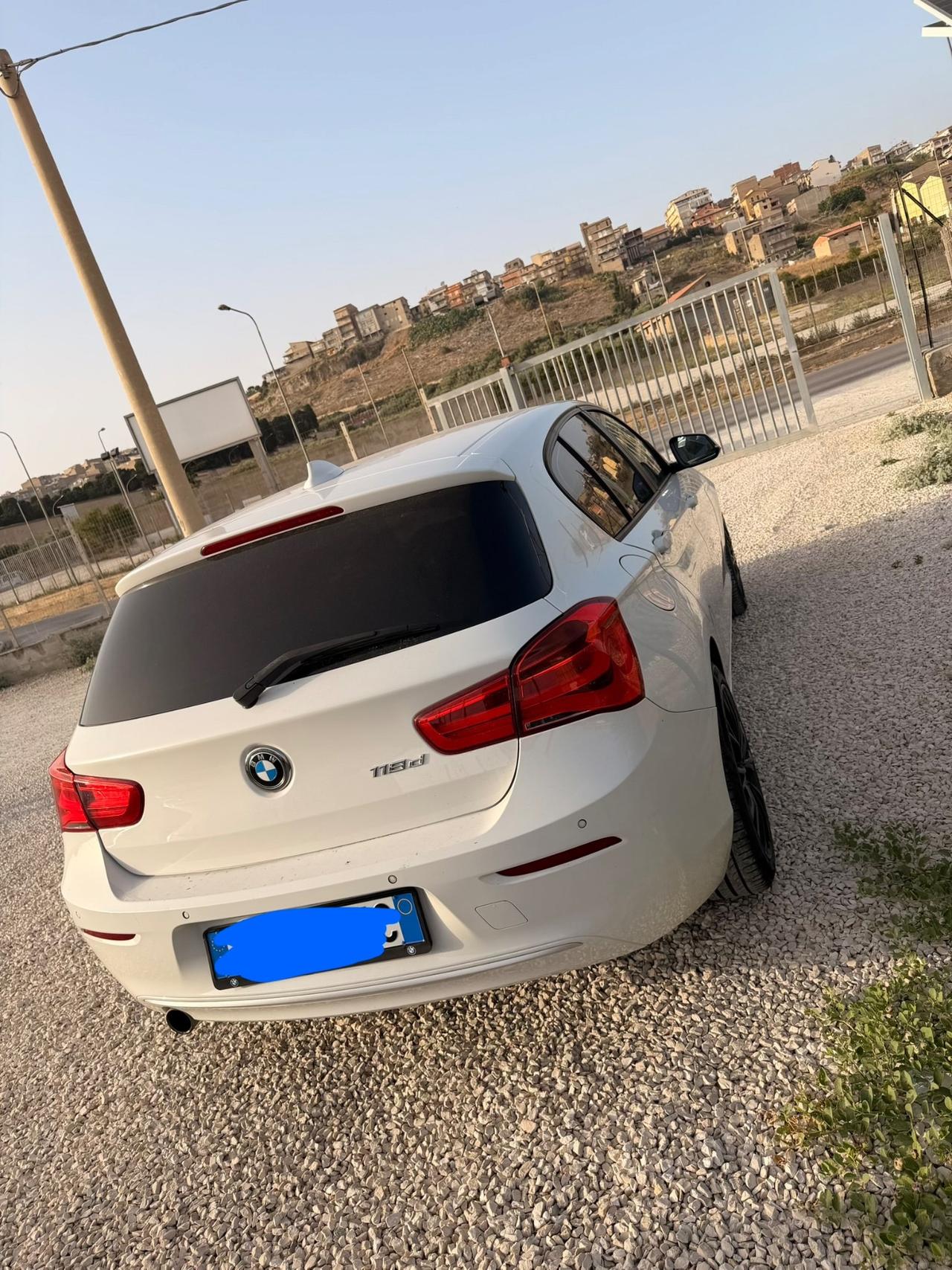 Bmw 118 118d 5p. Sport 2015 fari uxeno navigatore
