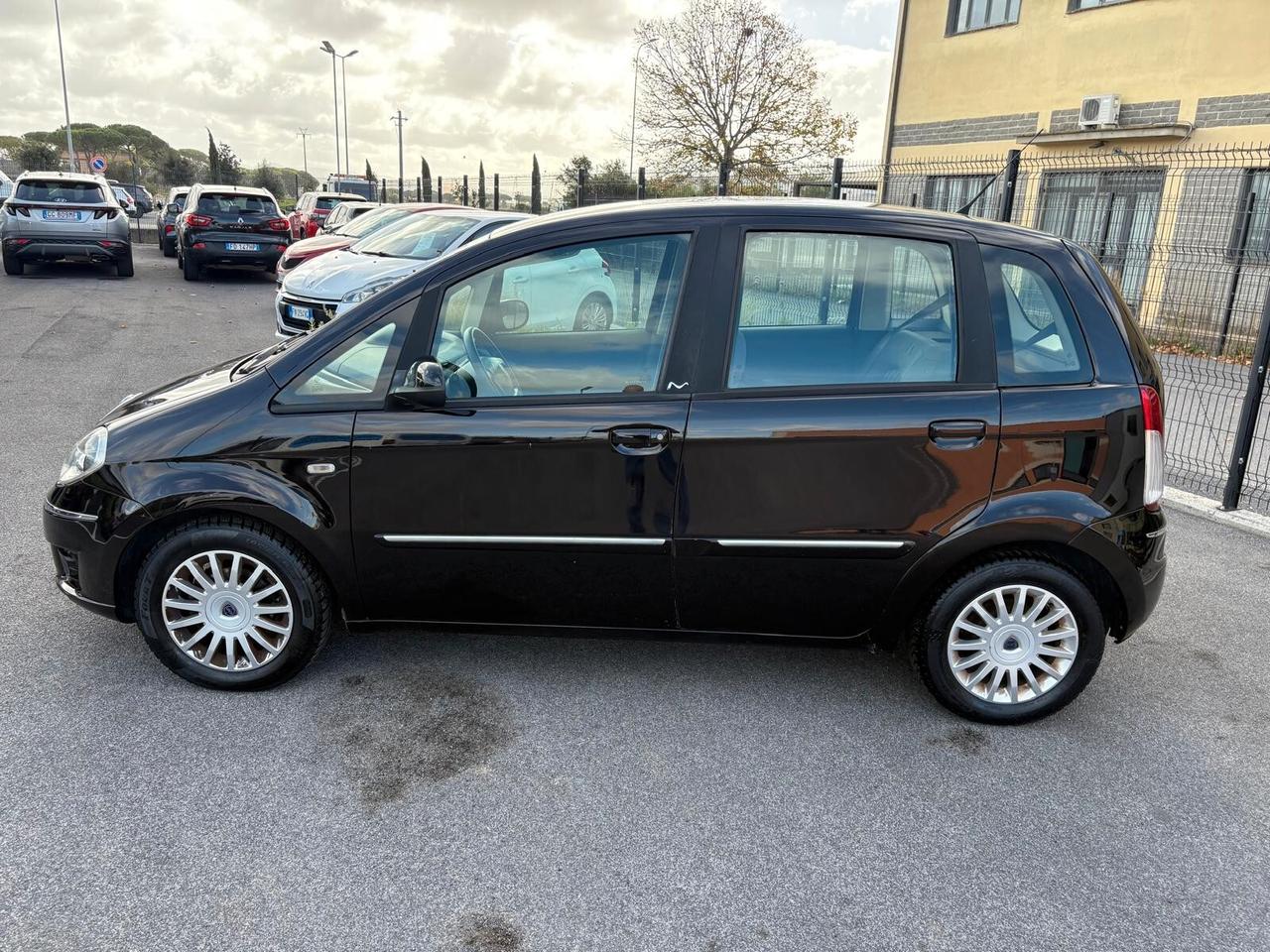 Lancia MUSA 1.4 - 110000km - adatta nepatentati