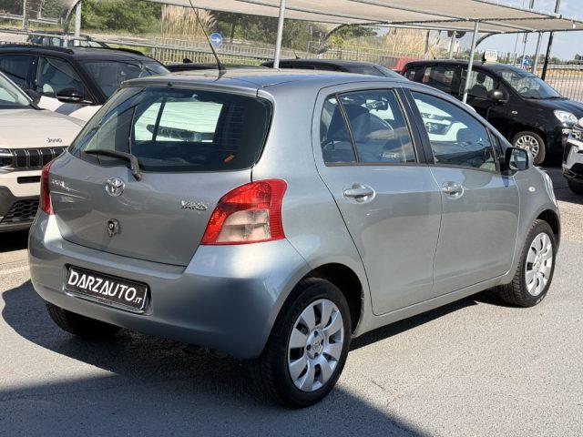 TOYOTA Yaris 1.0 5 porte