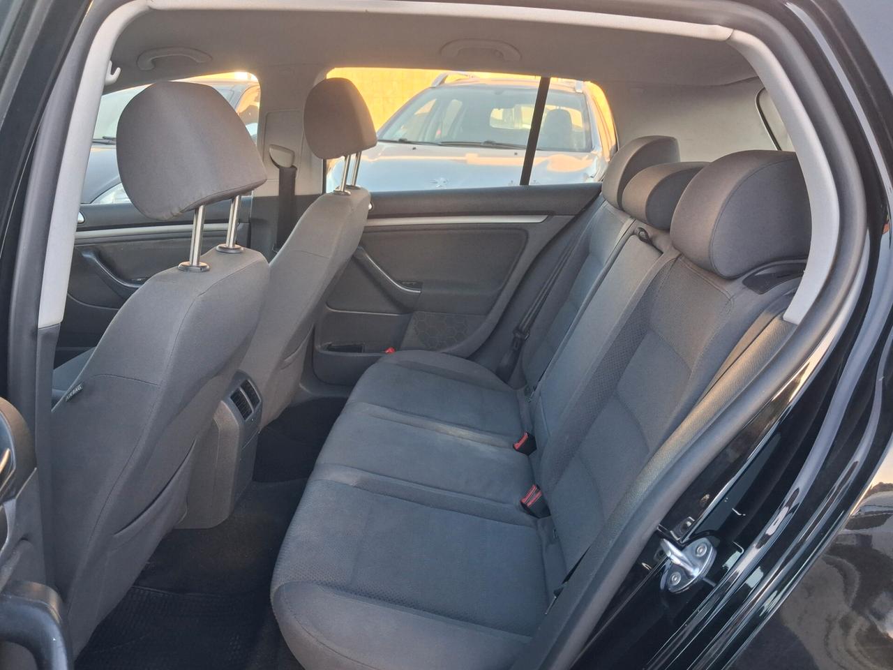 Volkswagen Golf 1.6 16V FSI 5p. Comfortline