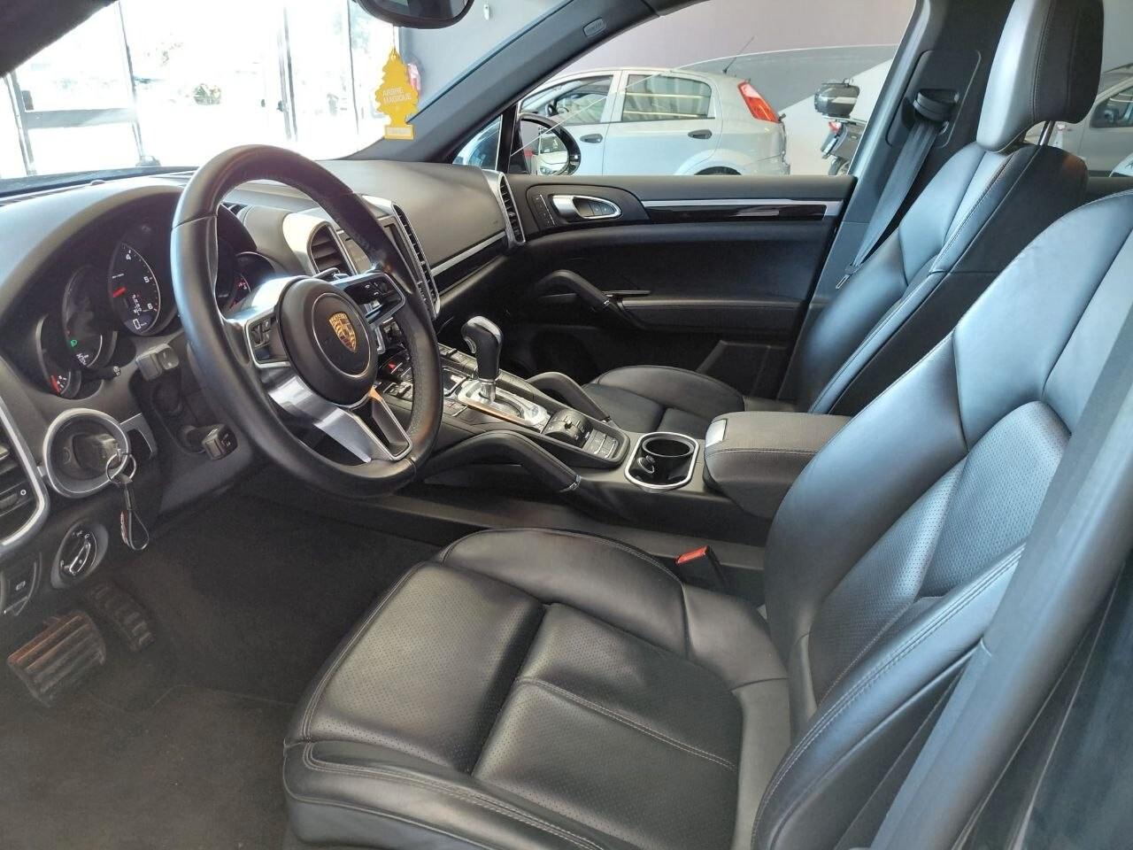 Porsche Cayenne 3.0 Diesel KM 157.000