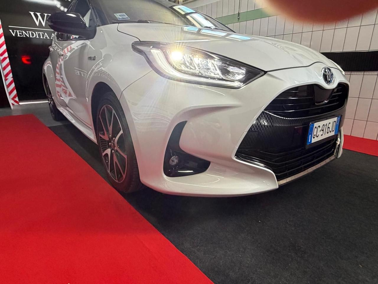 Toyota Yaris 1.5 Hybrid 5 porte Lounge Blue