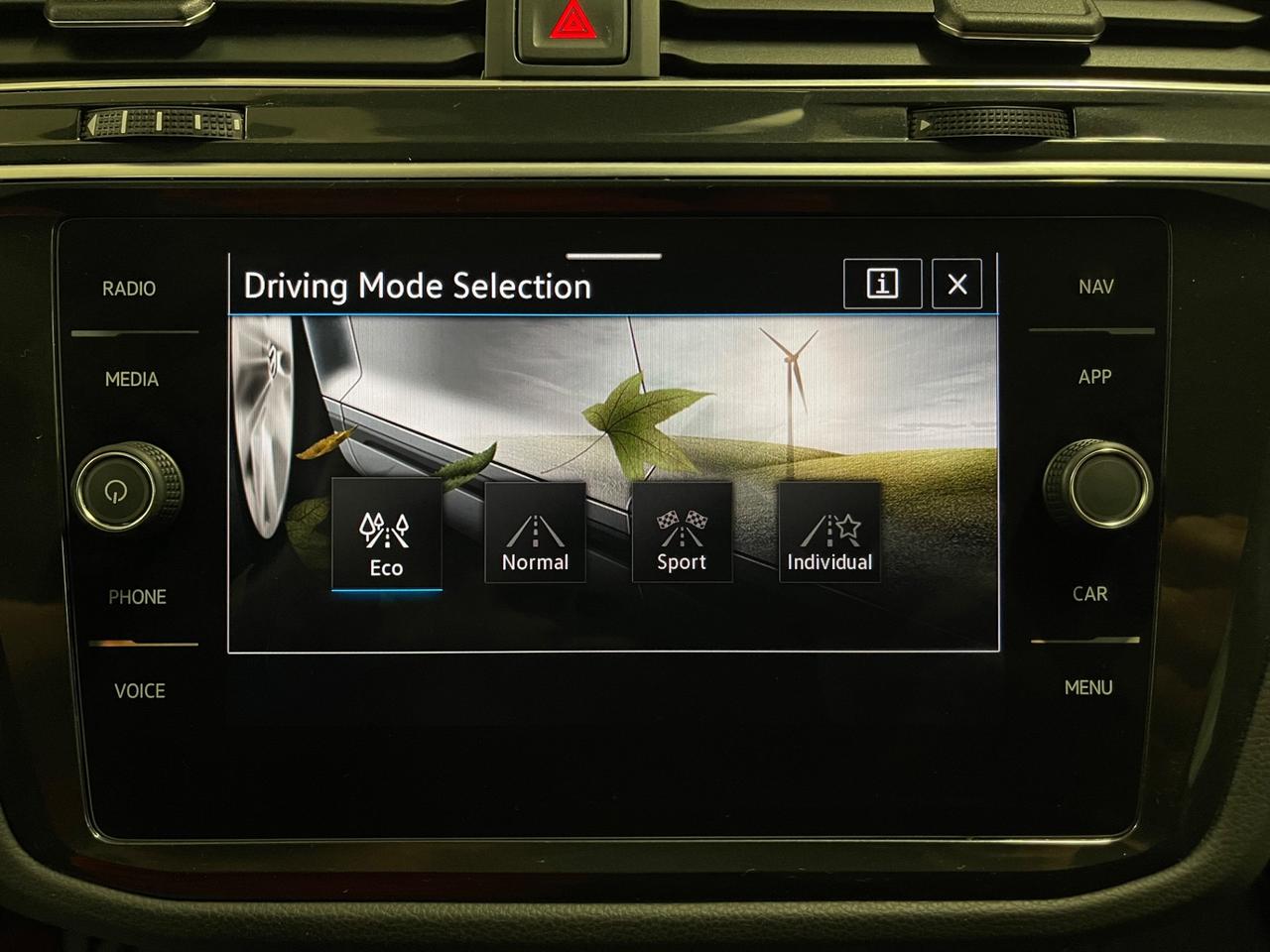 VOLKSWAGEN TIGUAN 2.0 TDI R-Line 4MOTION 2021