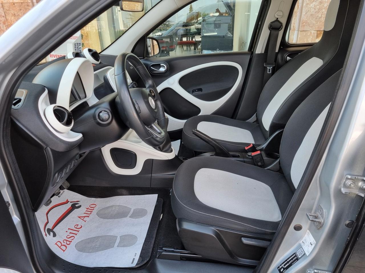 Smart Forfour II 2015 1.0 Youngster 71cv