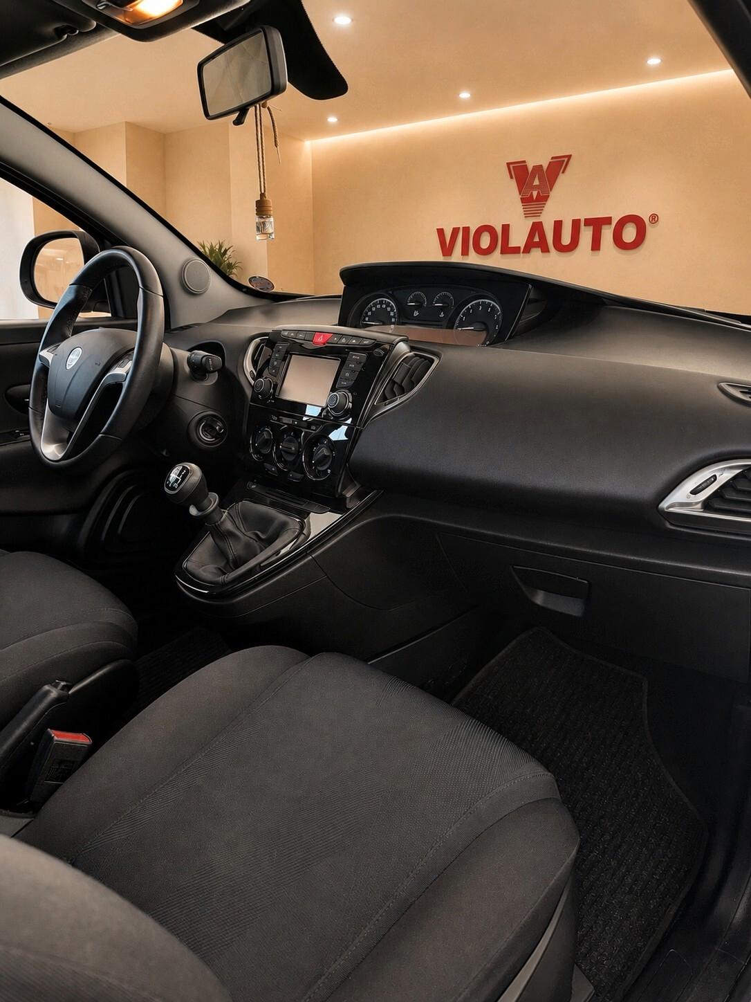 Lancia Ypsilon 1.2 69 CV 5 porte S&S Gold