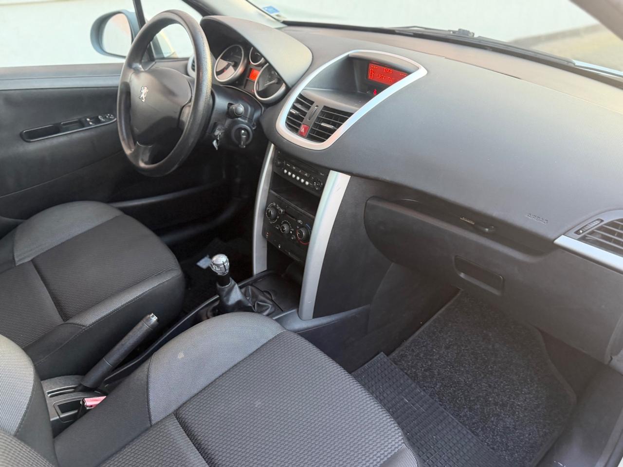 Peugeot 207 Plus 1.4 8V 75CV 5p. ECO GPL