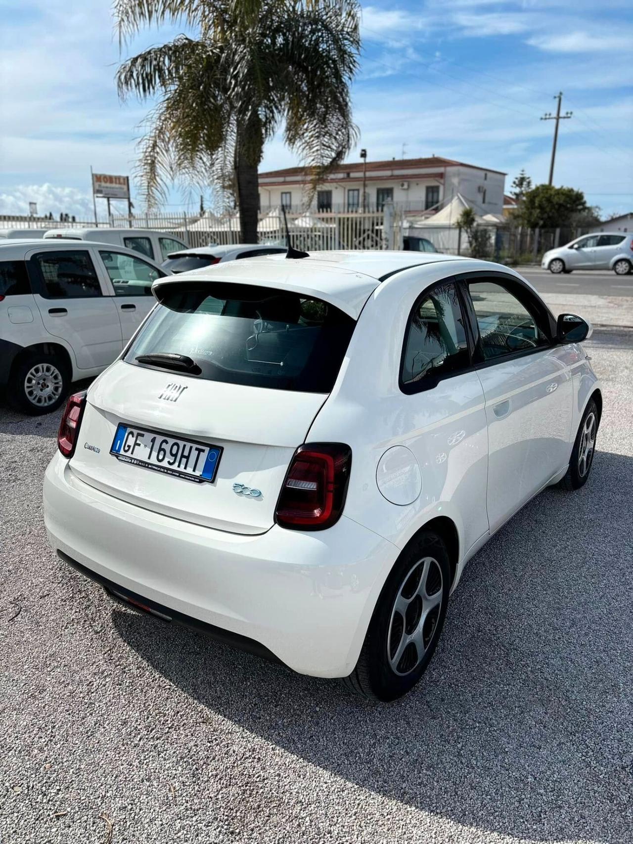 Fiat 500 500e Berlina 42 kWh Icon