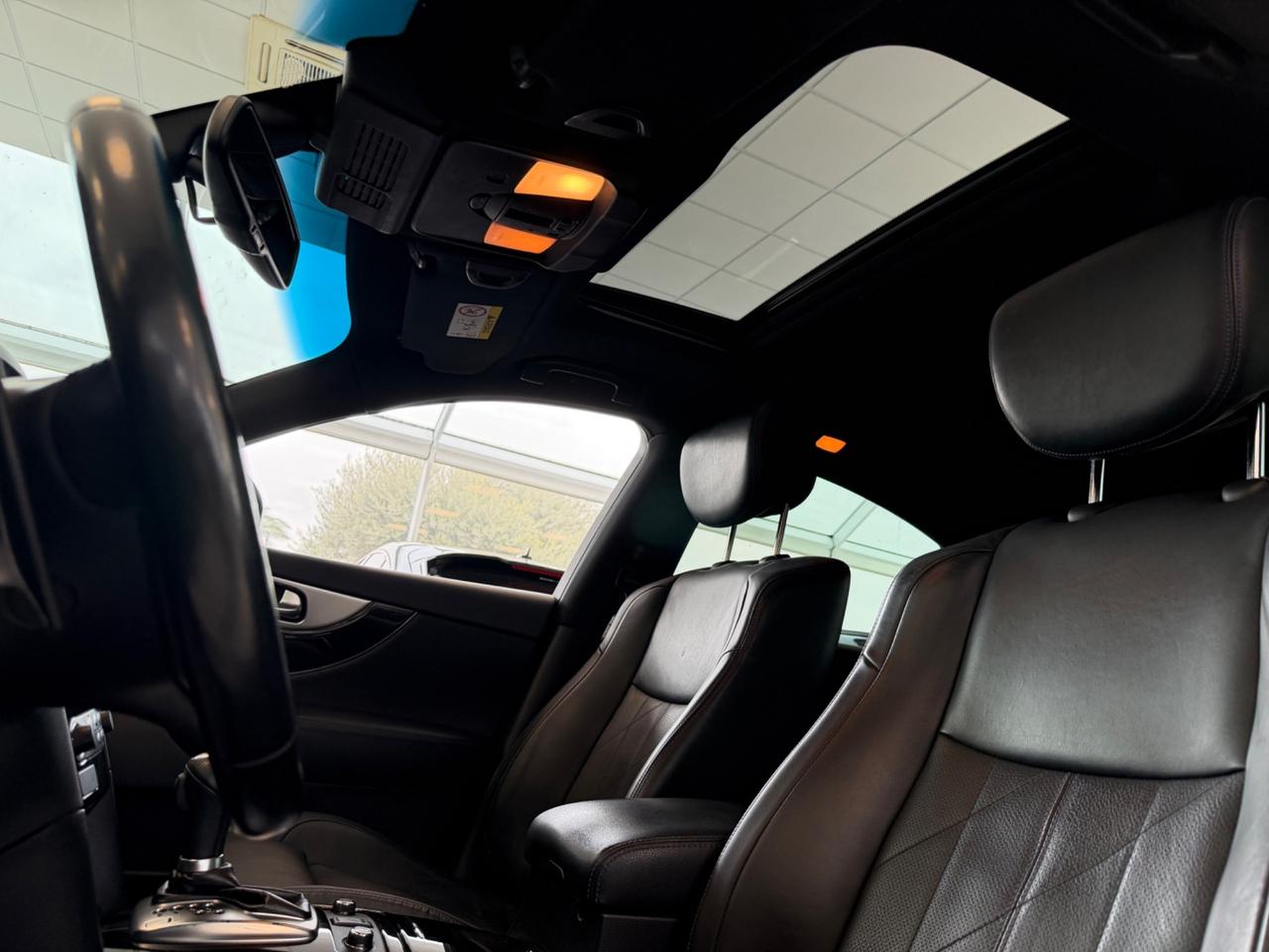 Infiniti QX70 3.0 diesel V6 AT S Premium