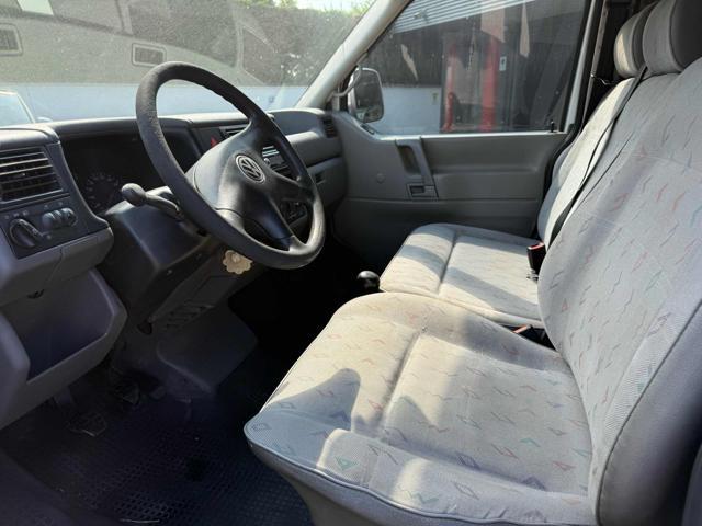 VOLKSWAGEN Transporter Transp. 2.5 TDI/102CV cat Multivan 8 POSTI