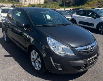 Opel Corsa 1.2 3 porte b-color