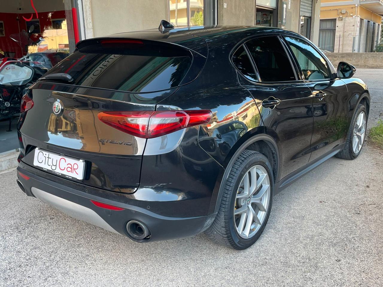 Alfa Romeo Stelvio 2.2 Turbodiesel 180 CV AT8 RWD Super