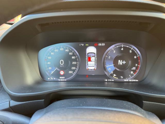 VOLVO XC40 T2 Momentum N1