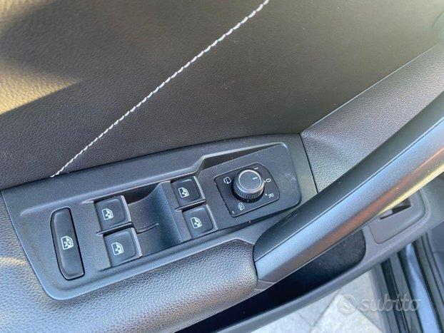 VOLKSWAGEN Tiguan 2.0 TDI 150 CV DSG R-Line + MA