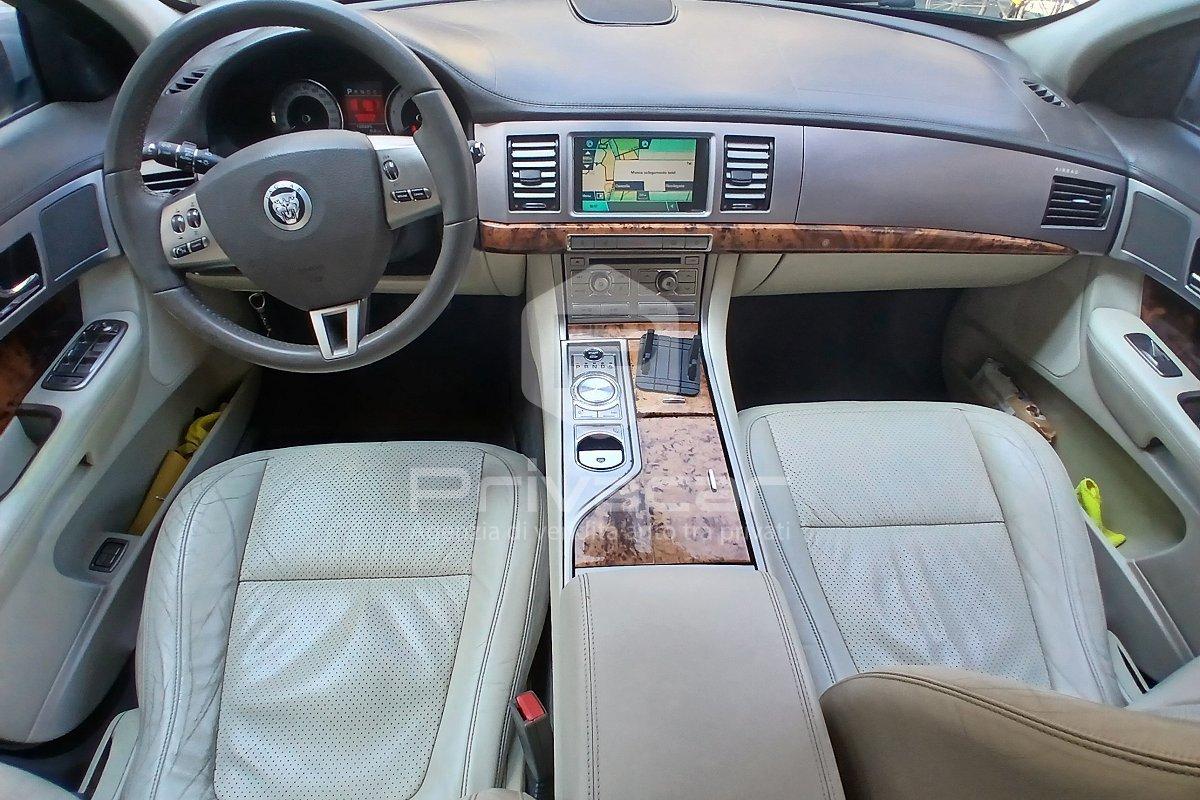 JAGUAR XF 2.7D V6 Luxury