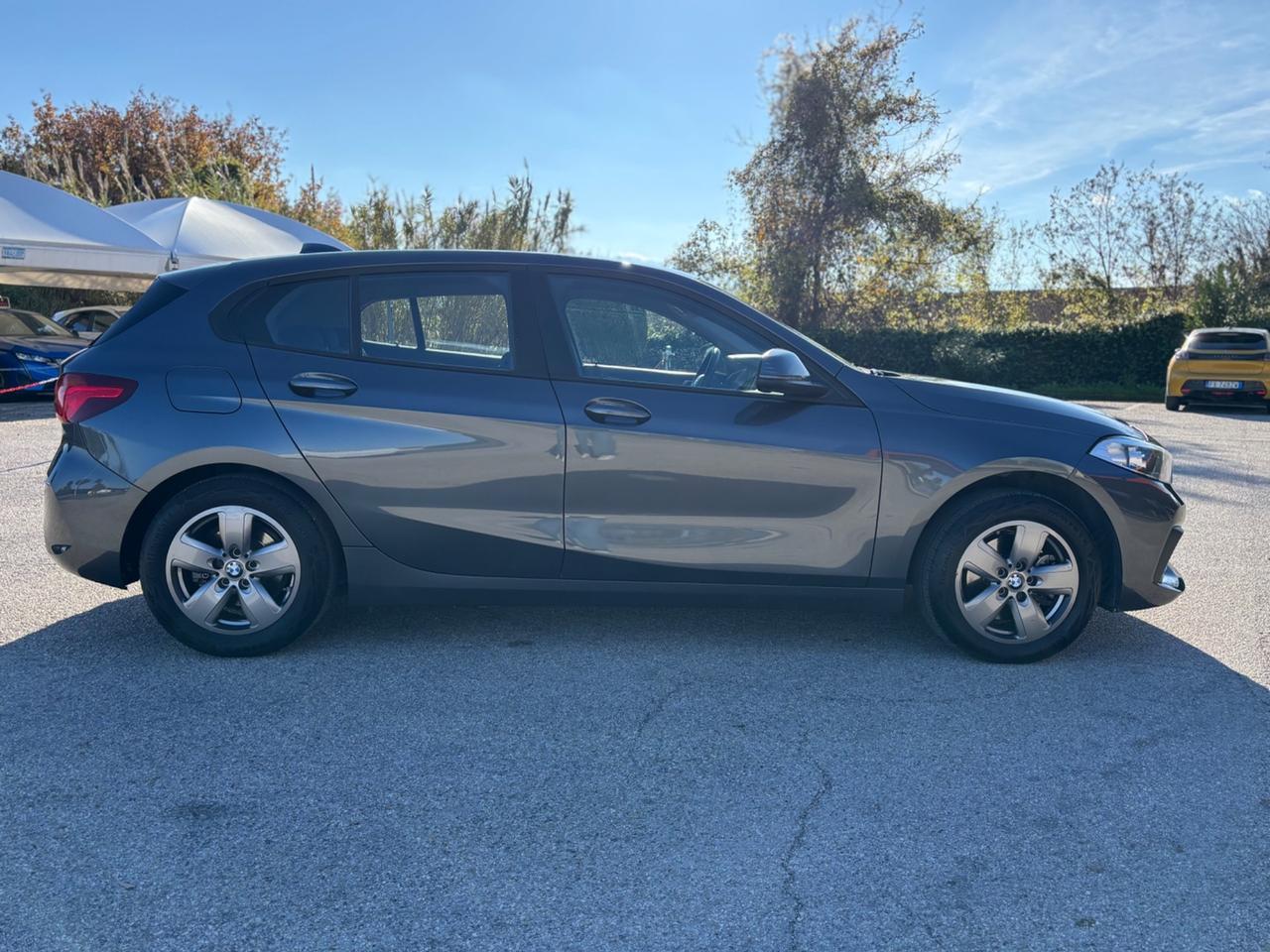 Bmw 116 116d 5p. Business Advantage