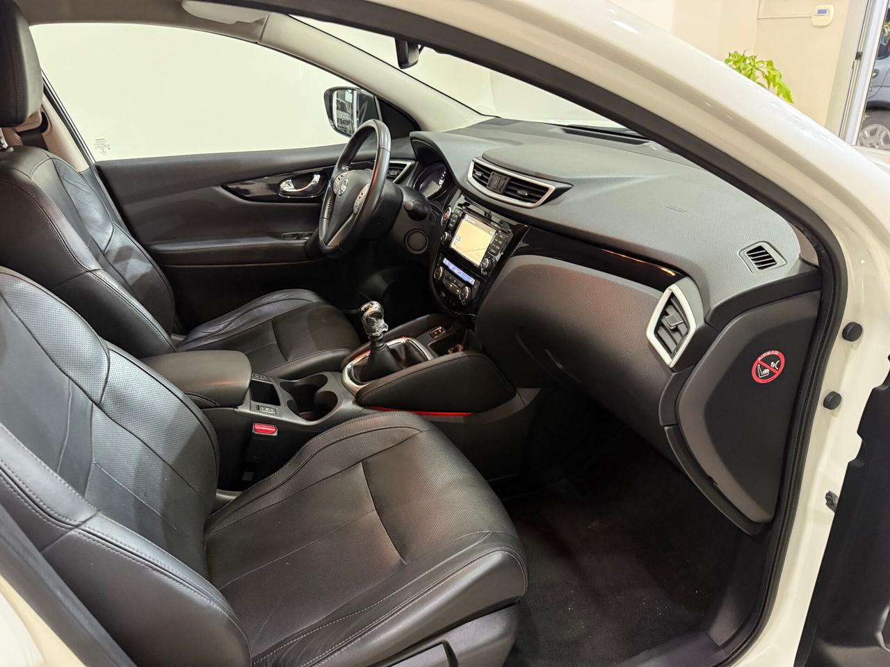 Nissan Qashqai 1.6 dCi 2WD Tekna *full optional *