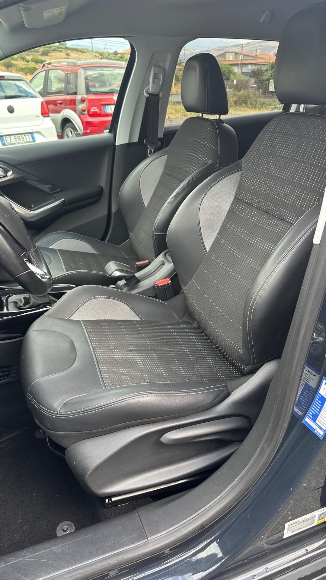 Peugeot 2008 BlueHDi 100 S&S Allure