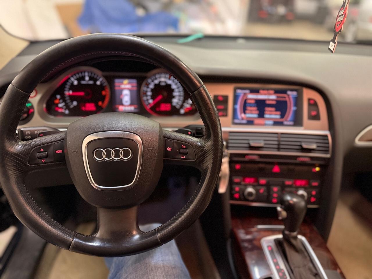 Audi A6 allroad 3.0TDI V6 4x4 full optional