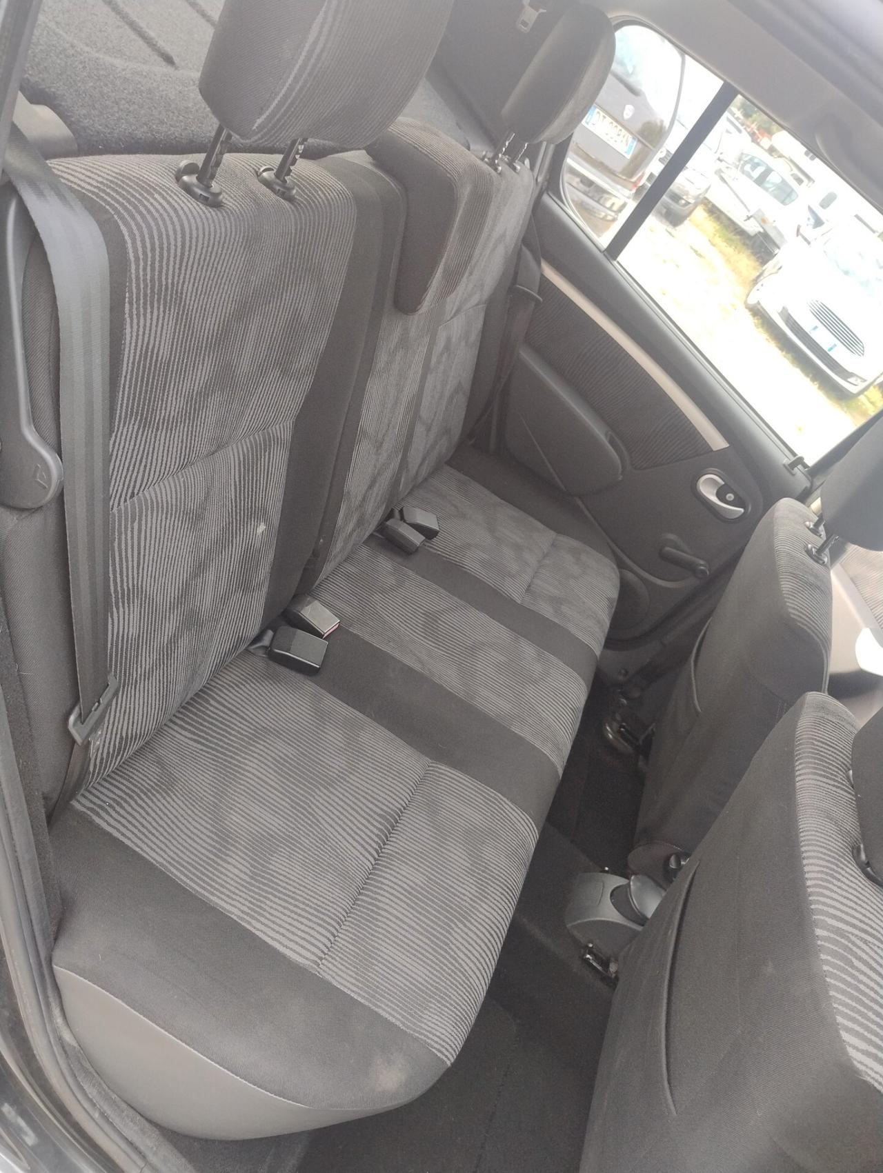 Dacia Sandero 1.2 16V Lauréate
