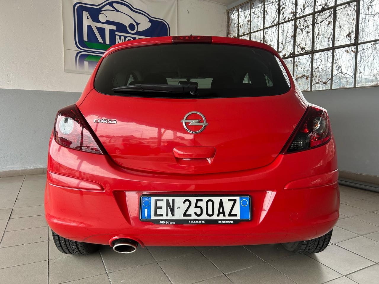 Opel Corsa 1.4 16V 3 porte b-color