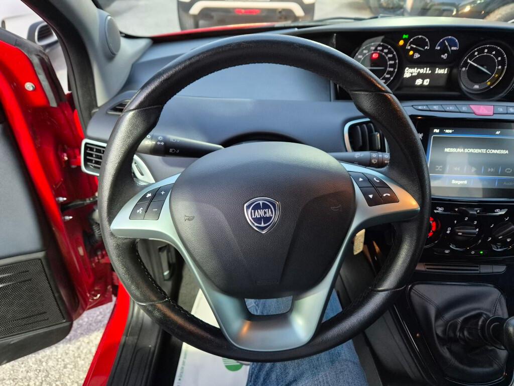 Lancia Ypsilon 1.0 5 porte Hybrid 2023