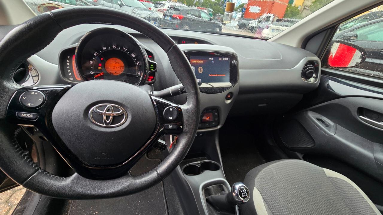 Toyota Aygo Connect 1.0 VVT-i 72 CV 5 porte x-play