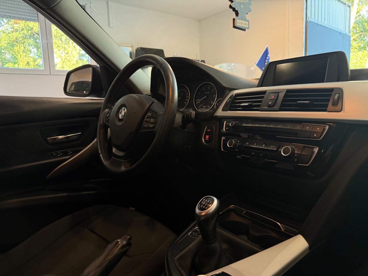 Bmw 318 2.0 Diesel anno 2017 full optional