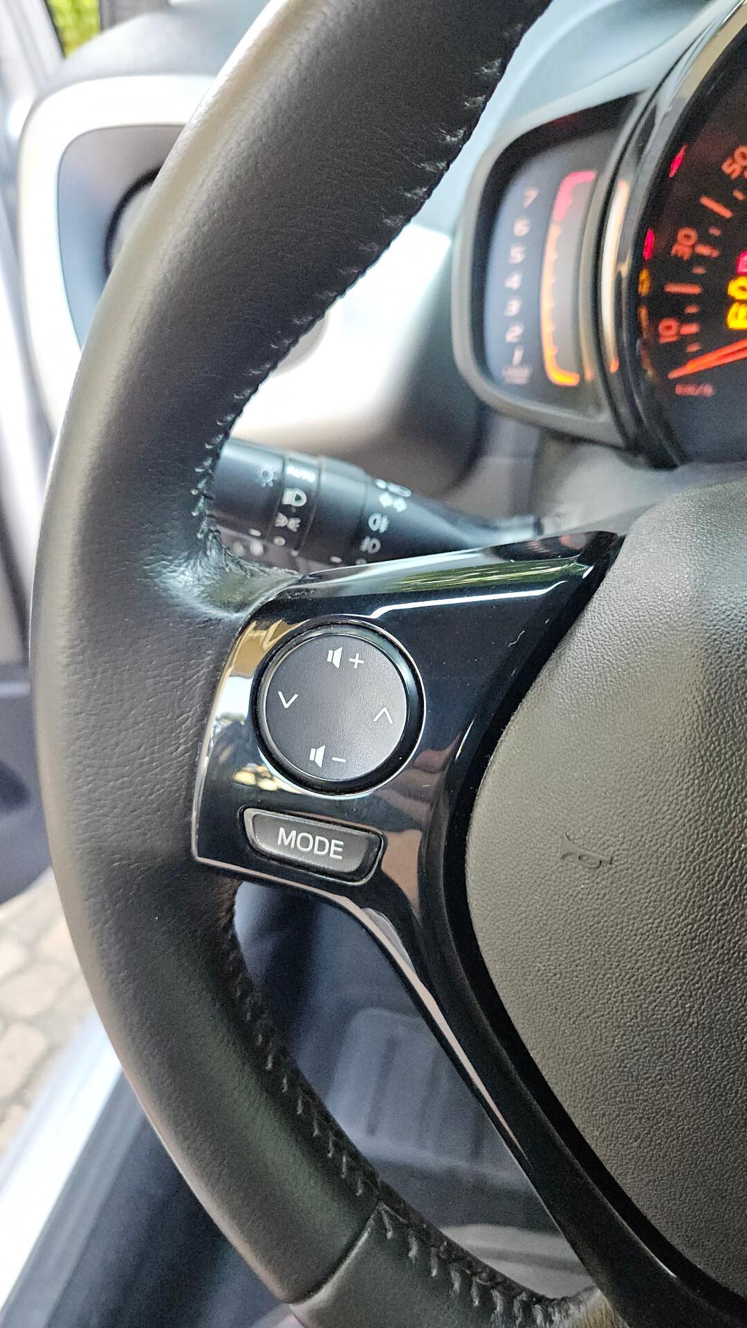 Peugeot 108 VTi Allure - 1.2 Benzina - 82 CV - Euro 5 - NEOPATENTATI