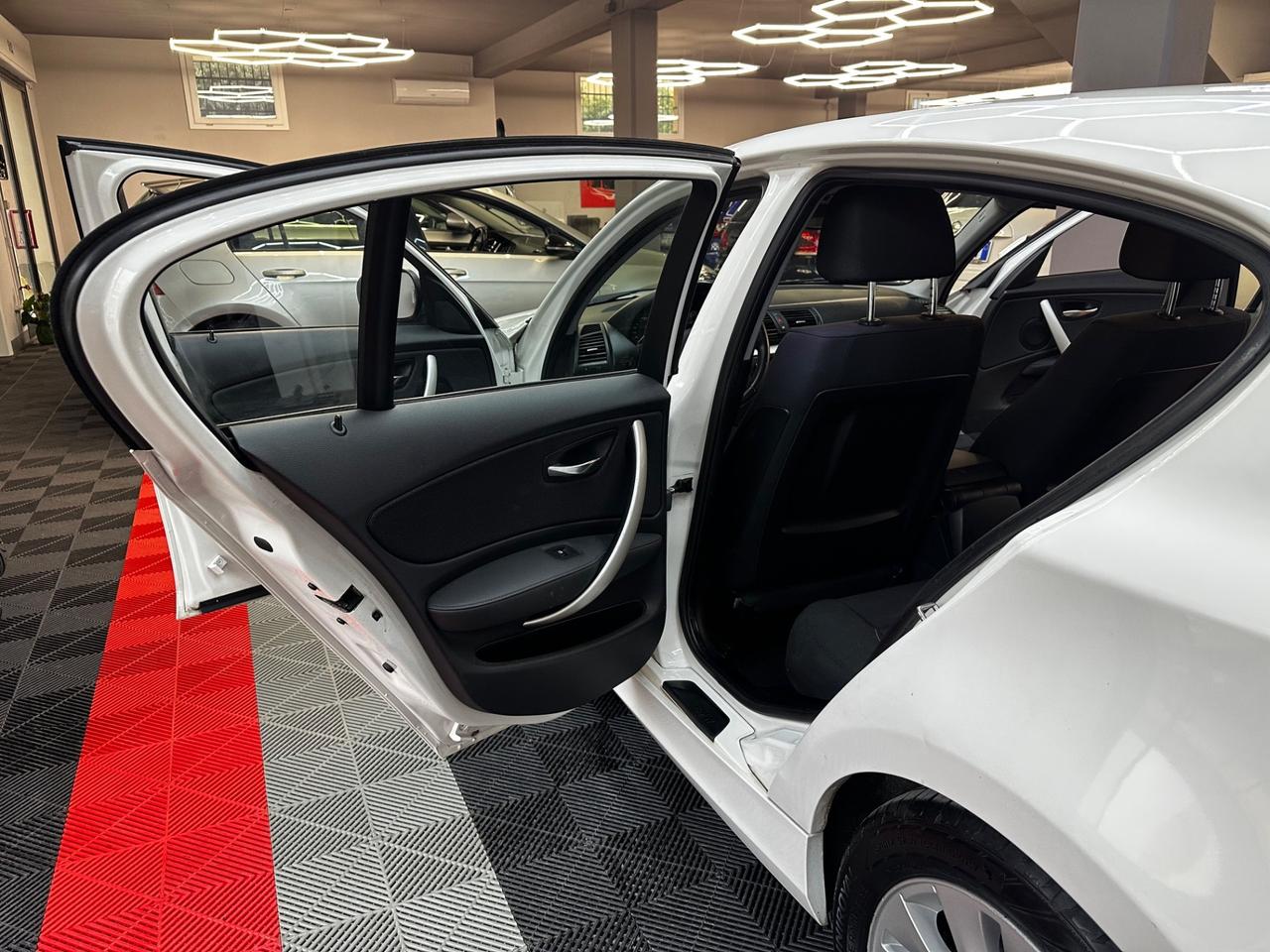 Bmw Serie 1 118d - FABIANOAUTO